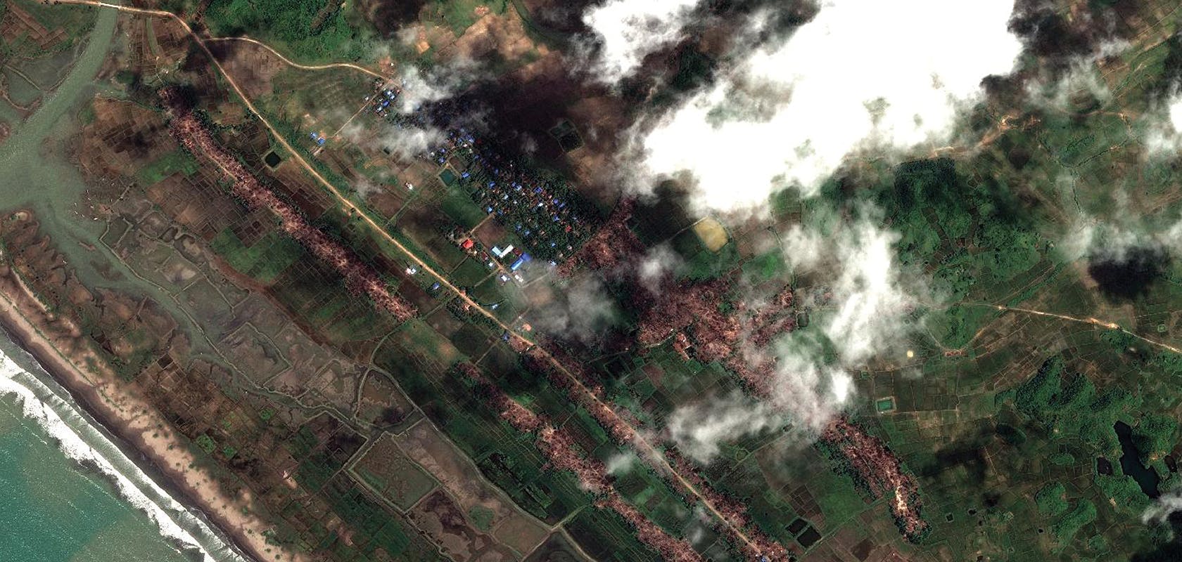 Le village d'Inn Din, le 24 septembre 2017.Seules les maisons non-rohingya restent intactes © CNES 2017 Distribution AIRBUS DS3