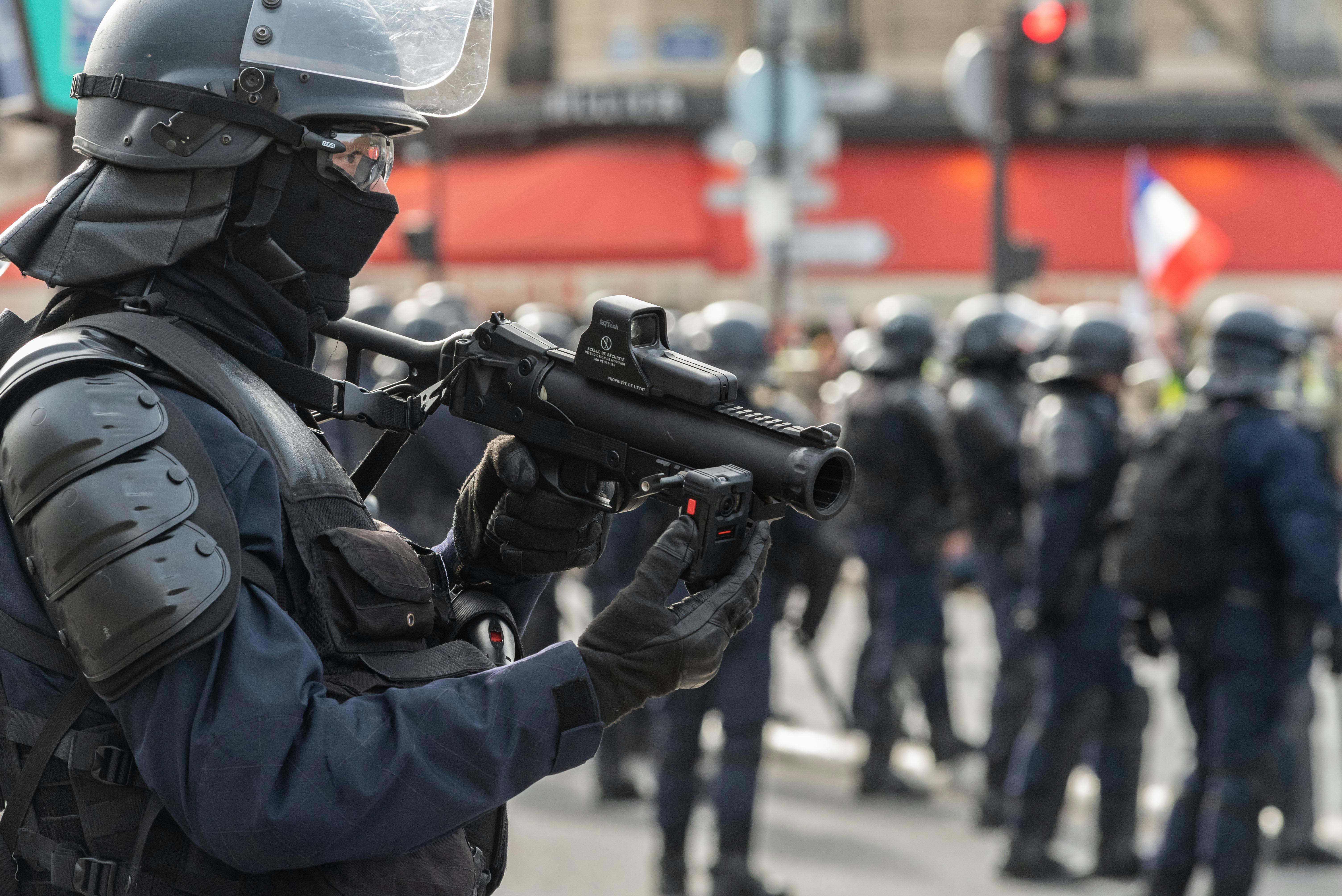 A Loccasion De Lacte 13 Des Gilets Jaunes à Paris France © Samuel Boivinabacapresscom 7899