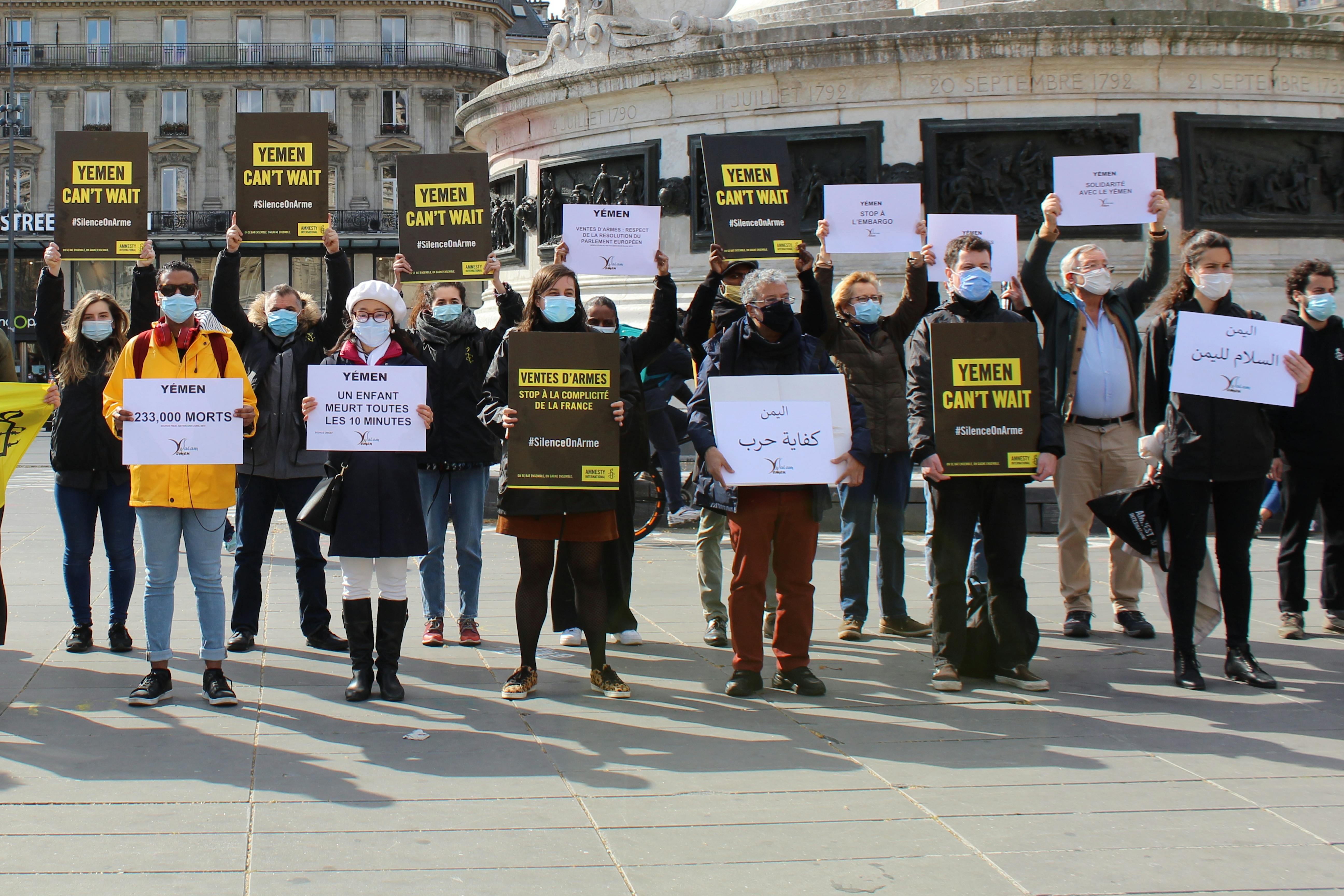 Mobilisation à République pour exiger la fin des ventes d'armes françaises à l'Arabie saoudite et aux Émirats arabes unis