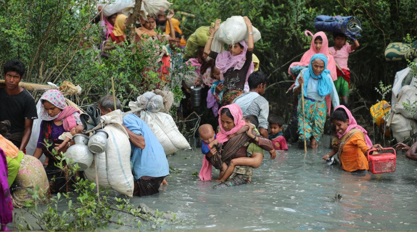 Des Rohingyas traversent la frontière vers le Bangladesh pour fuir le Myanmar 07/09/2017 © Zakir Hossain Chowdhury/Anadolu Agency/Getty Images