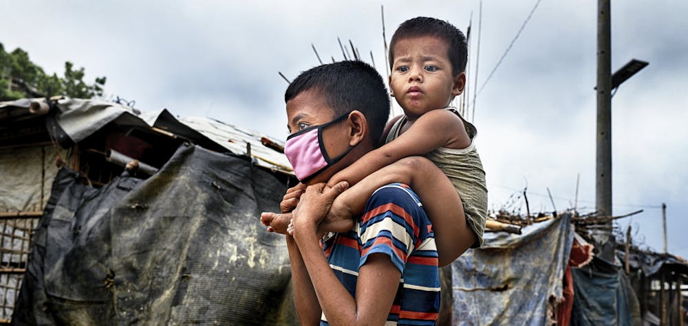 Deux jeunes Rohingyas au camp de réfugiés du Cox's Bazar, Bangladesh. © Mohammad Rakibul Hasan 