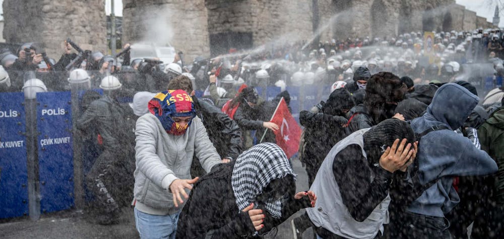 Violente répression durant les manifestations en Turquie, à la suite de l'arrestation du maire d'Istanbul