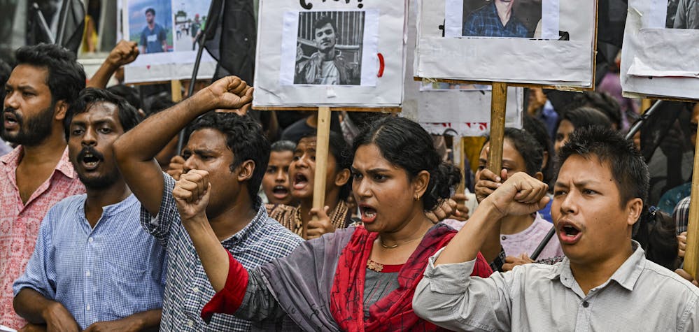 Des manifestants participent à une marche de protestation contre l'arrestation et l'assassinat massifs de manifestants lors des violences dans le cadre des manifestations contre les quotas, à Dacca, au Bangladesh, le 28 juillet 2024. Photo par Zabed Hasnain Chowdhury/NurPhoto via Getty Images