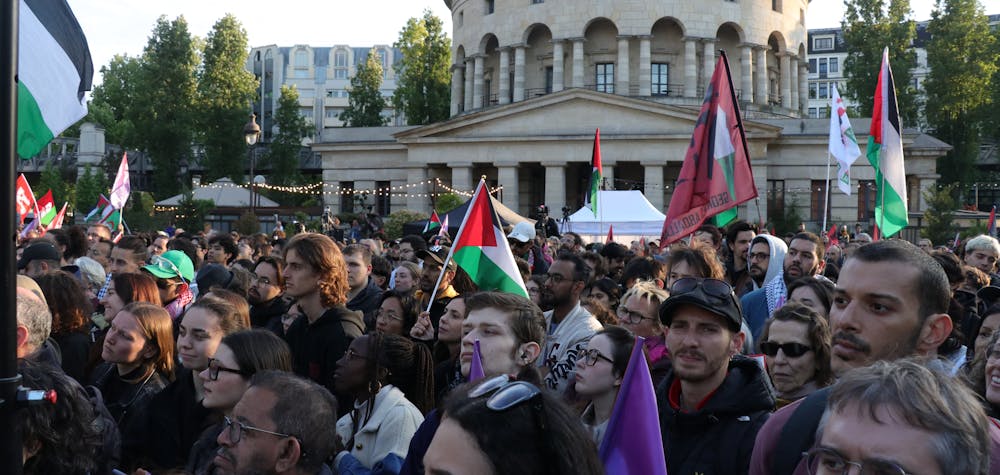 Manifestation contre la dissolution du collectif Urgence Palestine, Place Stalingrad, Paris, le 6 mai 2025 Crédit : Umit Donmez /Anadolu via AFP