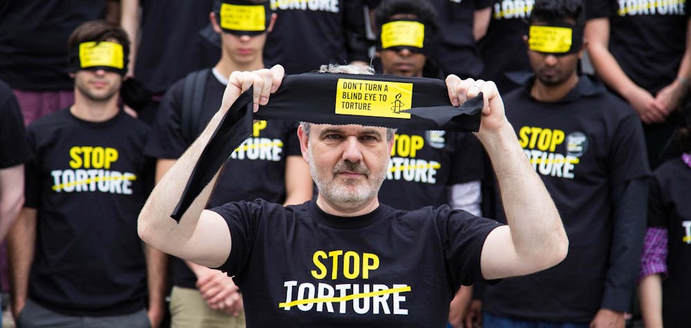 Mobilisation d'Amnesty International Ireland pour la journée internationale en soutien aux victimes de la torture.