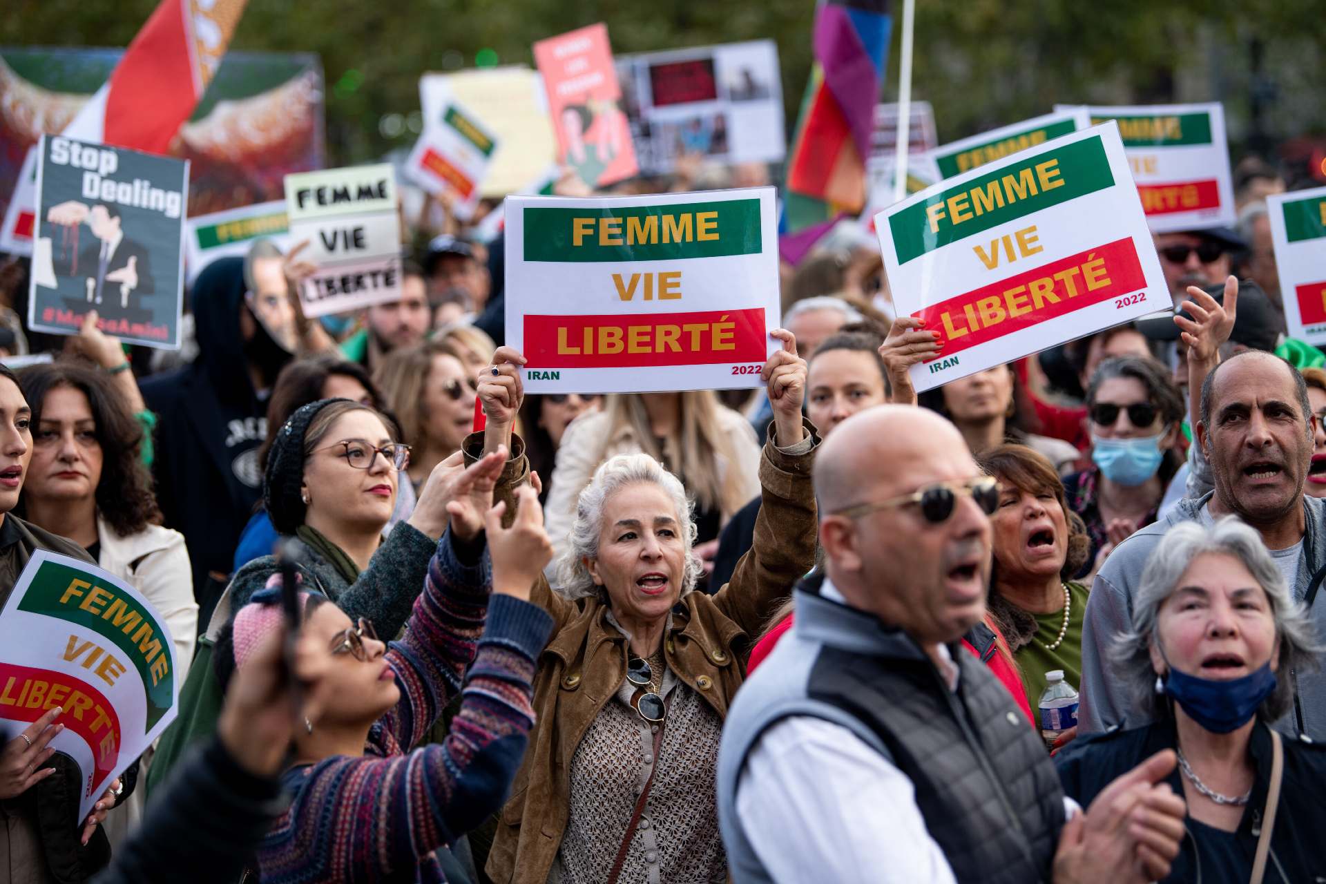 Marche de soutien au peuple d'Iran, place République, à Paris en 2022