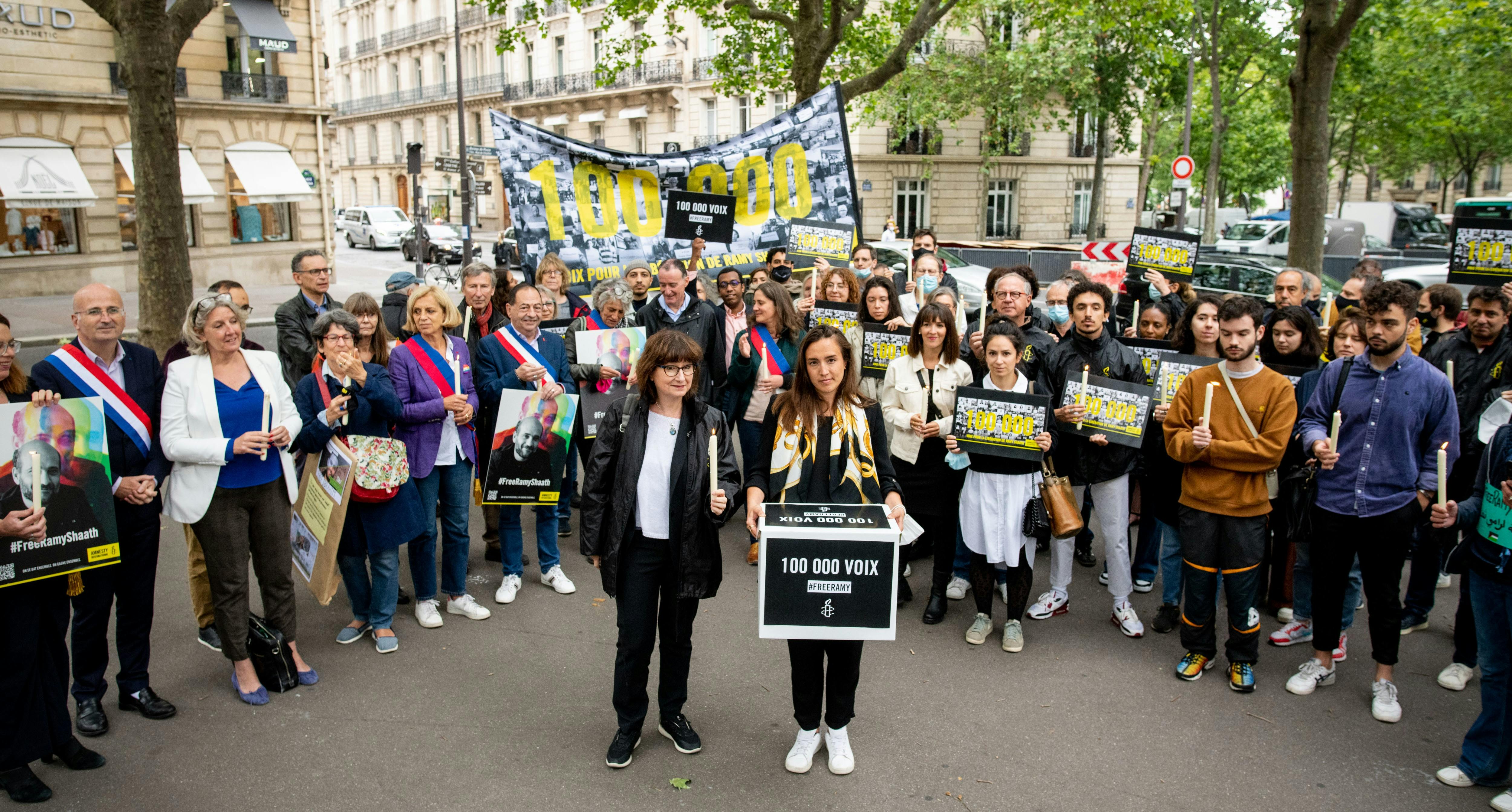 ramy shaath stunt Paris 