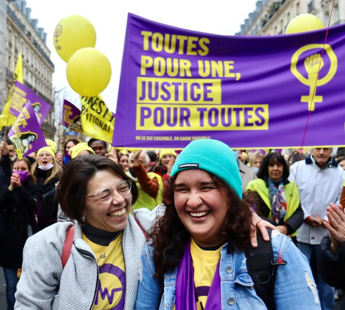 Wendy Galarza et Edith Olivares - marche Nous Toutes à Paris 20 novembre 2021 