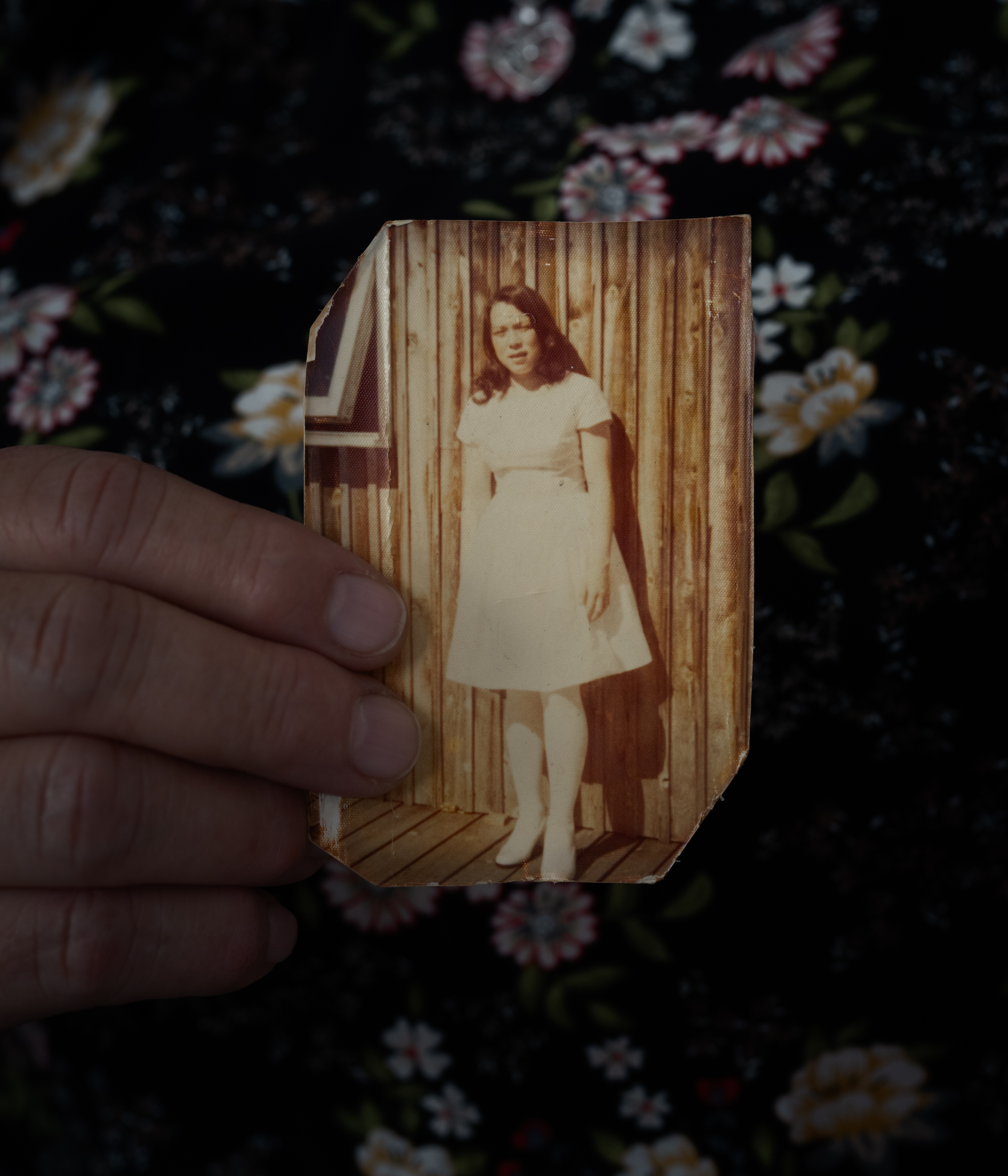 Une Groenlandaise, Jytte Lybert, photographiée à 14 ans, l'âge où on lui a posé un stérilet