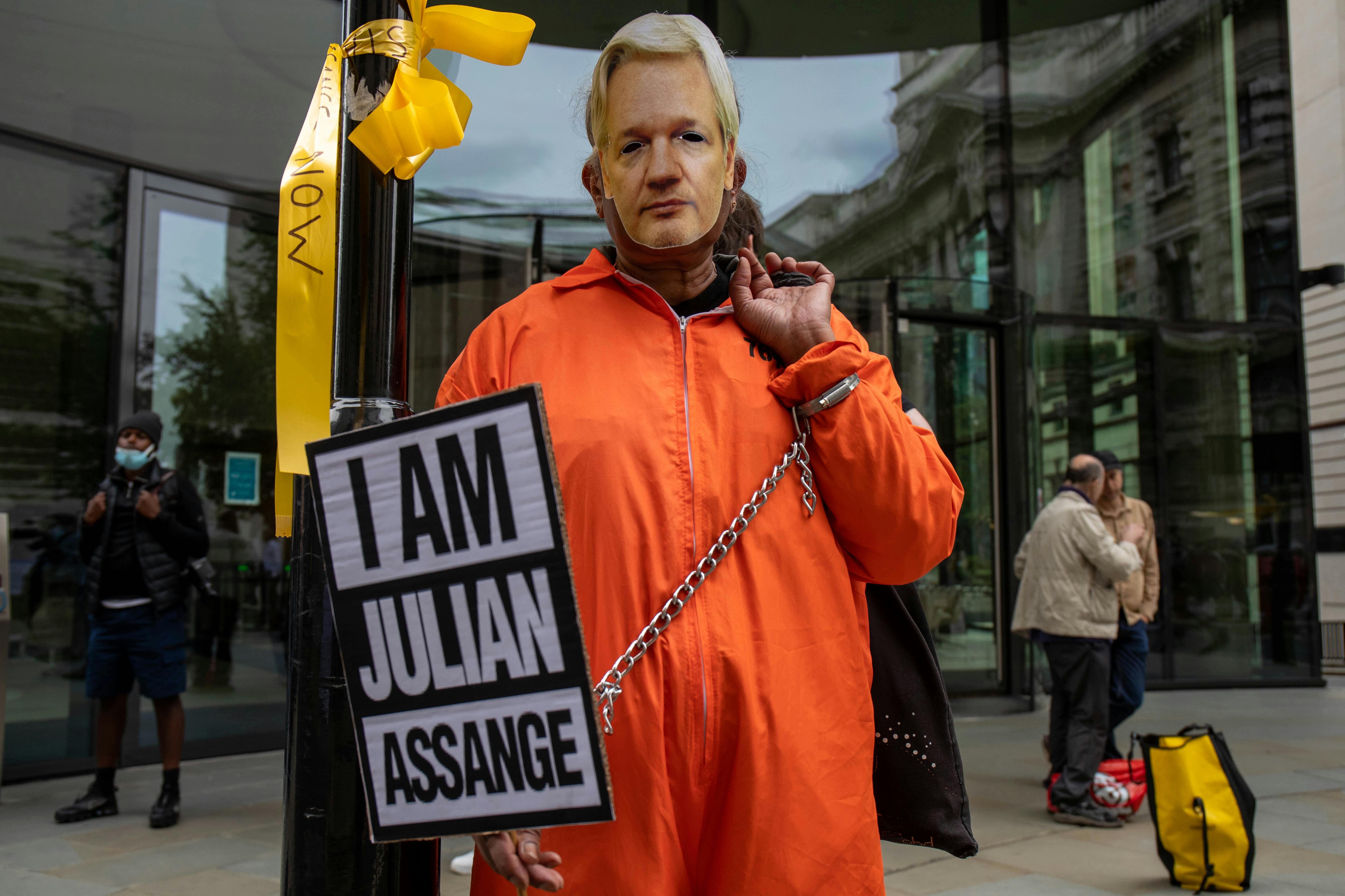 i am julian assange