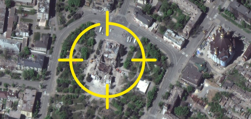 Une image satellite du théâtre de Marioupol, en Ukraine le 12 mai 2022