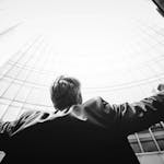 Dipendenza dal lavoro: vivere per lavorare o lavorare per vivere?