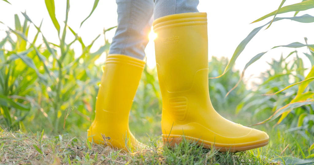Memilih Sepatu Boot Kerja yang Ramah Lingkungan dan Mendukung CSR