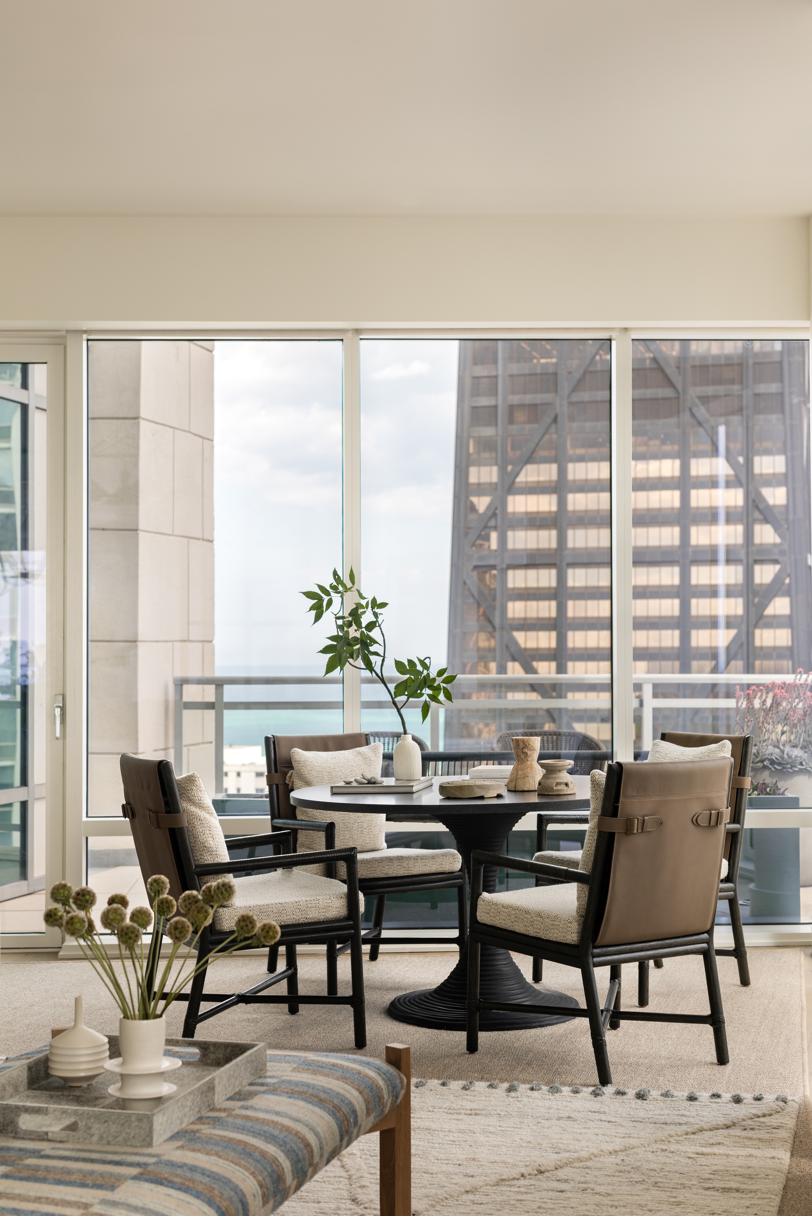 Andrea Goldman Luxury Interior Design Firm Chicago City Sanctuary Openplan Breakfast Table