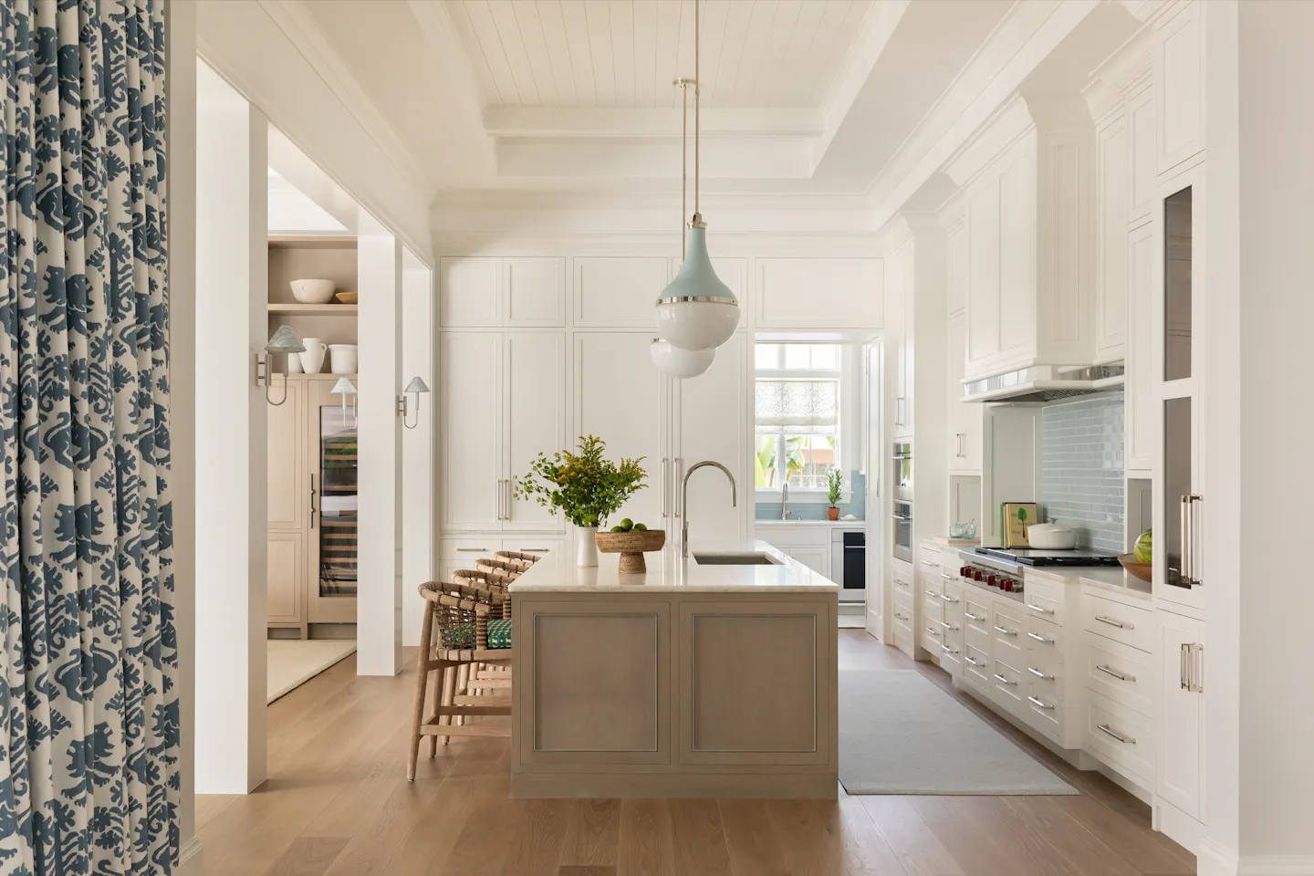 Pu Andrea Goldman Luxury Interior Design Firm Chicago Naples Vacation Home Openplan Kitchen