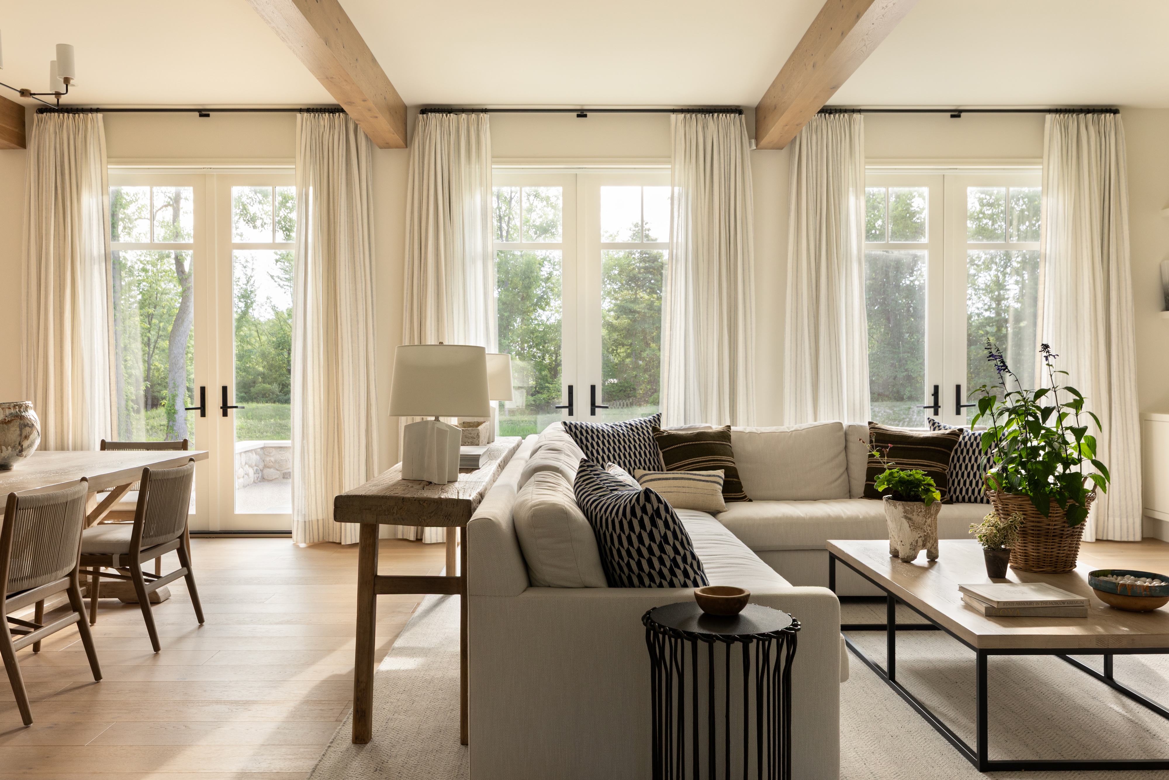 QH Andrea Goldman Luxury Interior Design Firm Chicago Chavin Openplan Living Dining