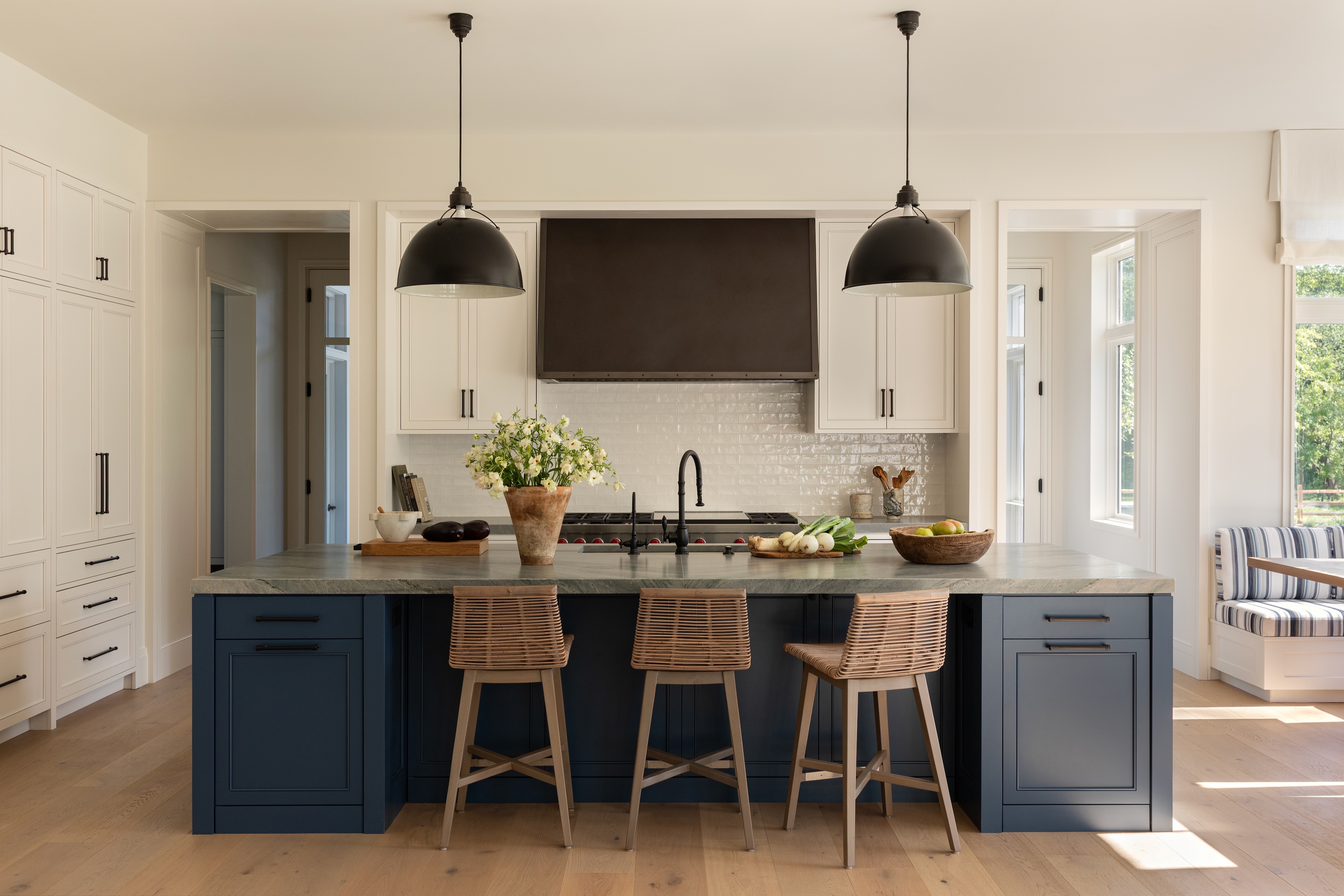 QM Andrea Goldman Luxury Interior Design Firm Chicago Chavin Openplan Kitchen