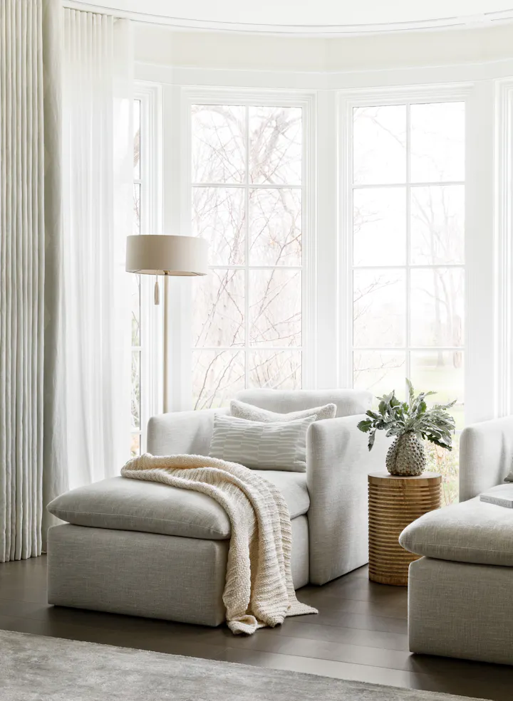 Wv Andrea Goldman Luxury Interior Design Firm Chicago Winnetka Compound Primary Bedroom Seating Baywindow