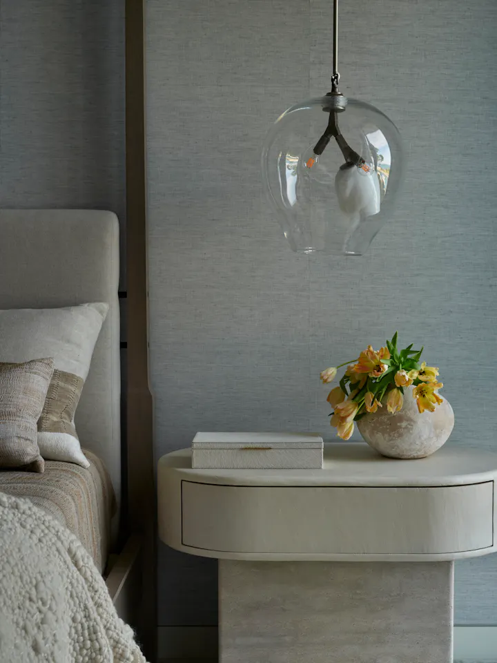 Yn Andrea Goldman Luxury Interior Design Firm Chicago The Evergreen House Primary Bedroom Bedside