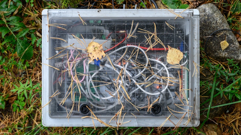 solar synth - costom developed synthesizer for each of the three parabolic speakers