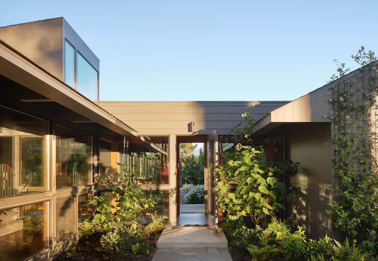 Andrew-Mann-Architecture-California-Sonoma-Retreat-Front-Facade-ii