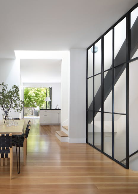 Andrew-Mann-Architecture-California-Historic-Cottage-Row-Hallway