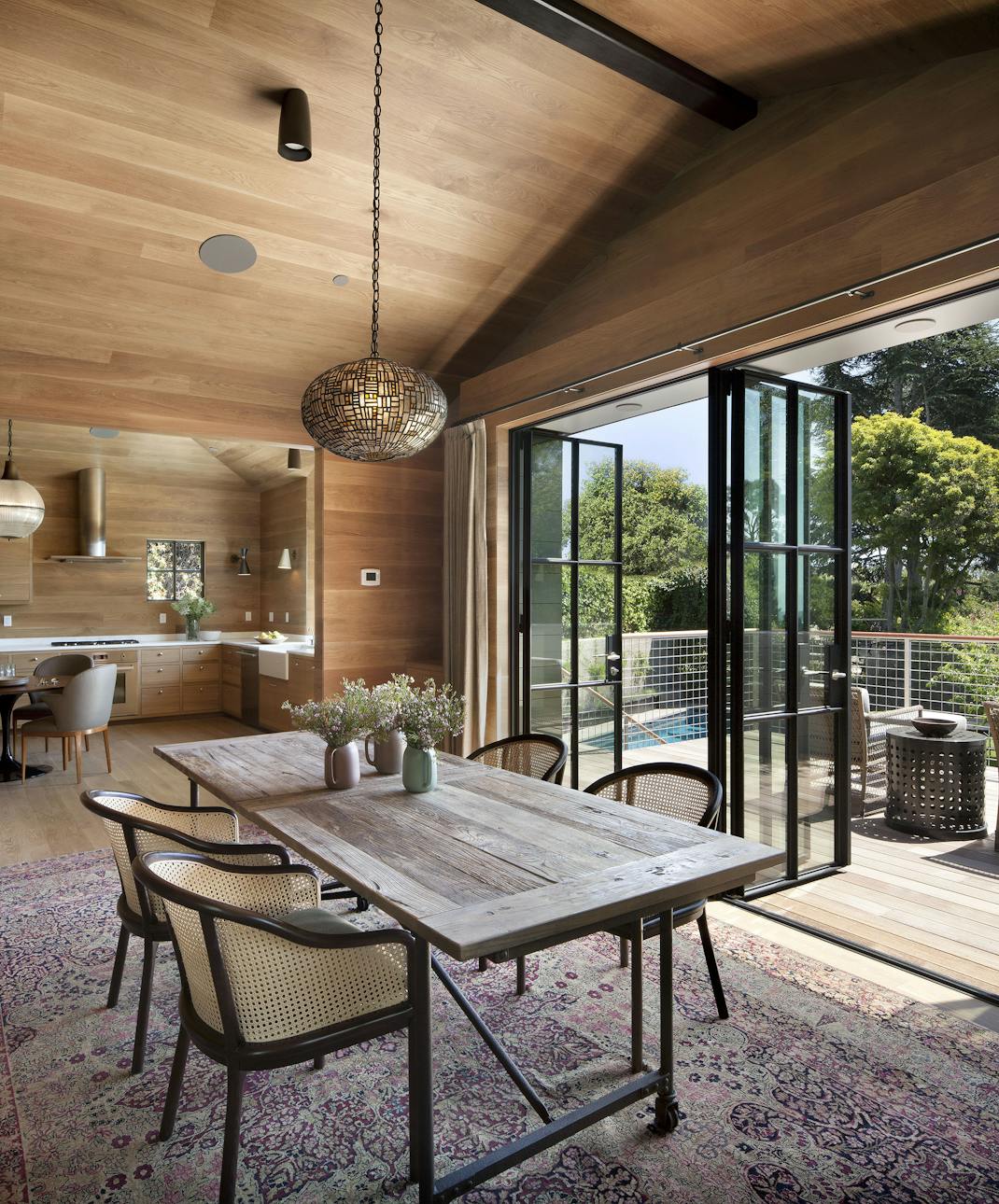 Andrew-Mann-Architecture-California-House-For-an-Artist-Dining-Table-Patio-View