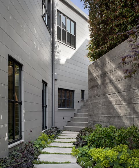 Andrew-Mann-Architecture-California-House-For-an-Artist-Exterior-with-Steps