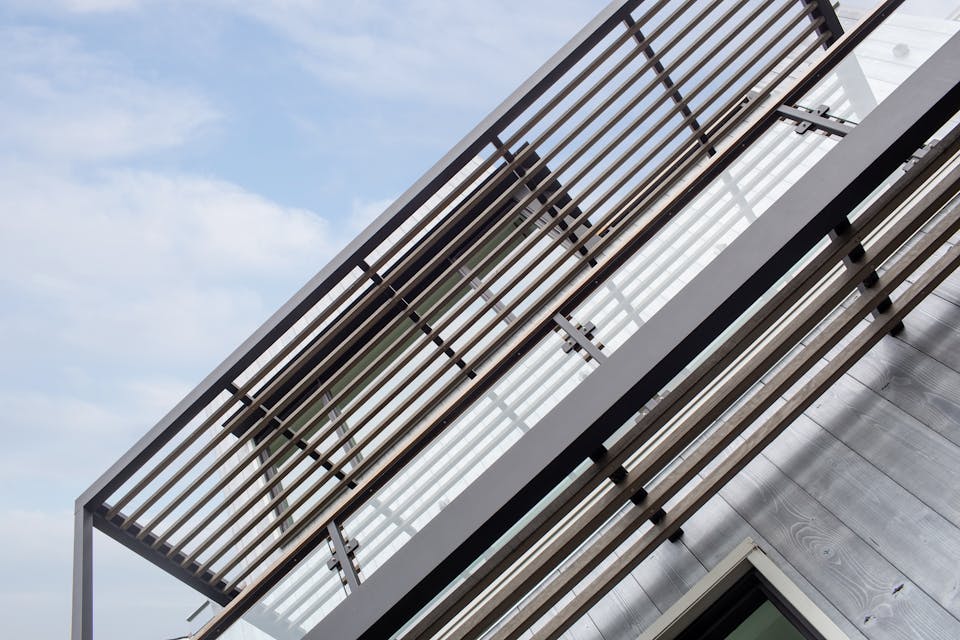 Andrew-Mann-Architecture-California-Noe-Valley-Perch-Building-Exterior-Iron-Grates