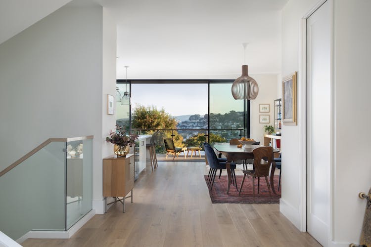 Andrew-Mann-Architecture-California-Noe-Valley-Perch-Living-Room-Valley-Views-From-Landing