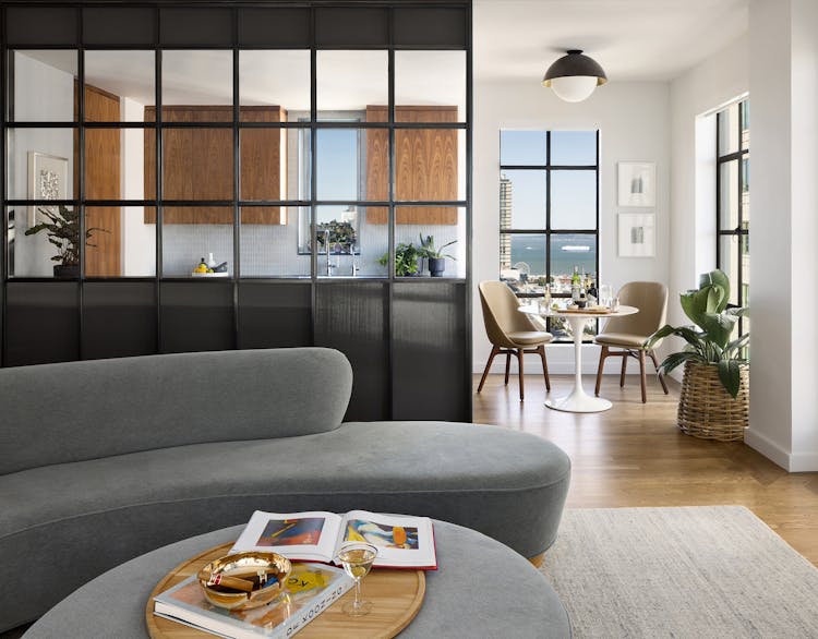 Andrew-Mann-Architecture-California-Nob-Hill-Pied-à-terre-Kitchen-Dining-View-from-Living-Room