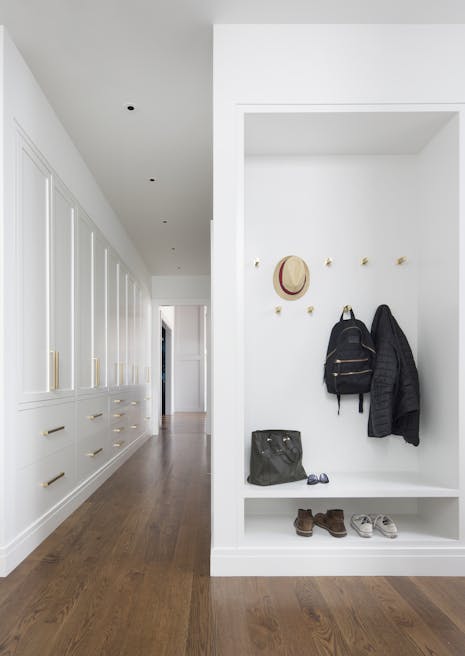 Andrew-Mann-Architecture-California-Meadow-Estate-Coat-Rack