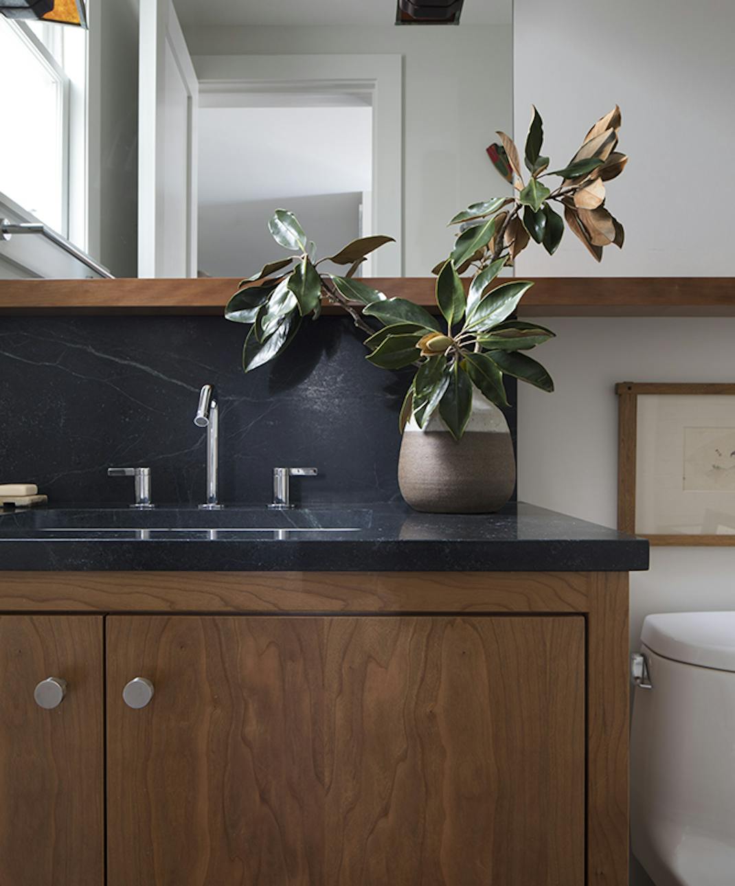 Andrew-Mann-Architecture-California-Modern-Craftsman-Bathroom-Vanity