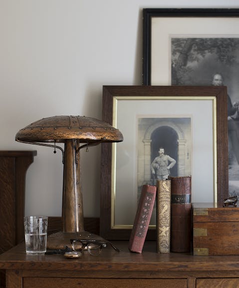 Andrew-Mann-Architecture-California-Modern-Craftsman-Bedside-Wooden-Lamp