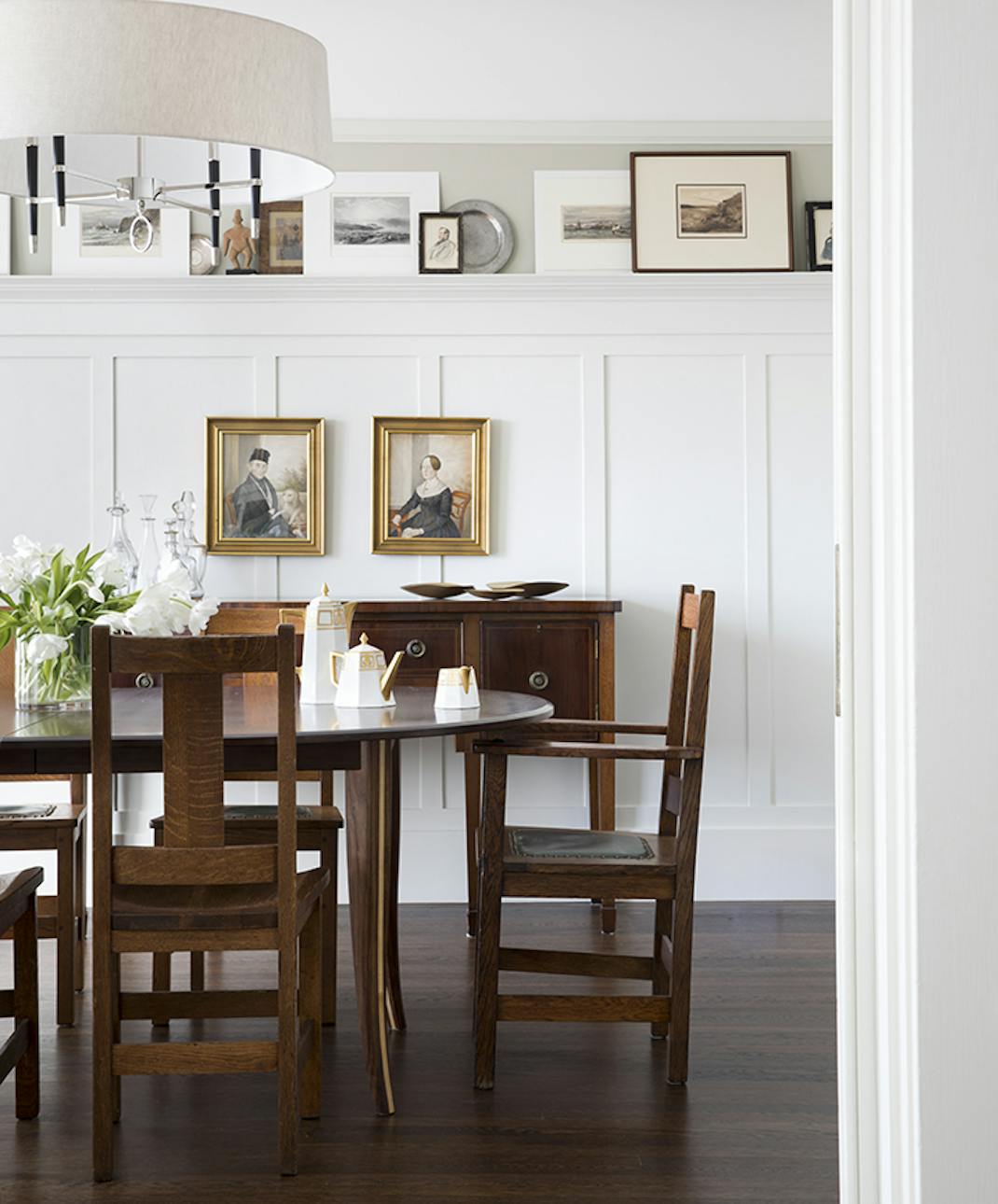 Andrew-Mann-Architecture-California-Modern-Craftsman-Dining-Room-Side-view