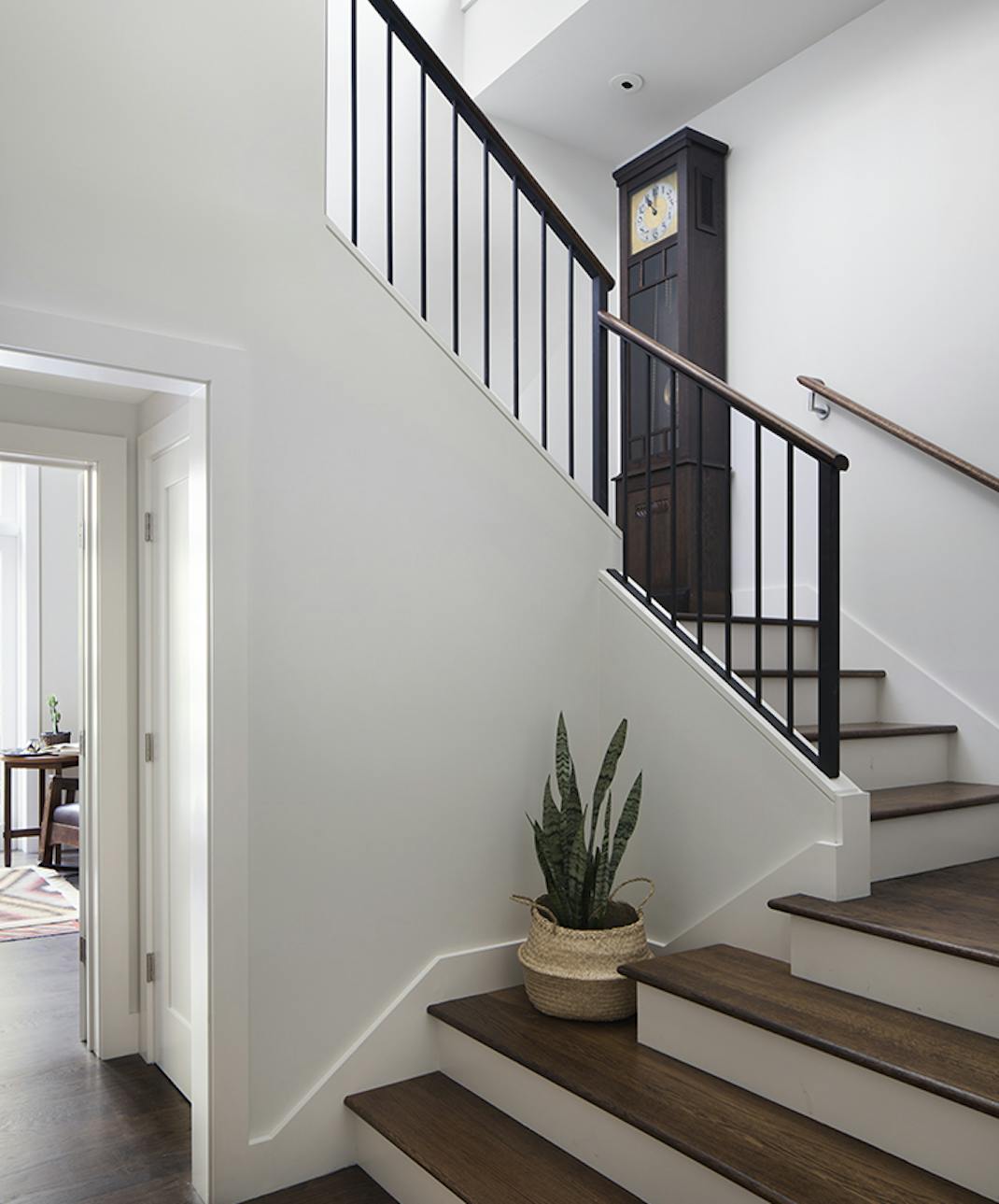 Andrew-Mann-Architecture-California-Modern-Craftsman-Staircase