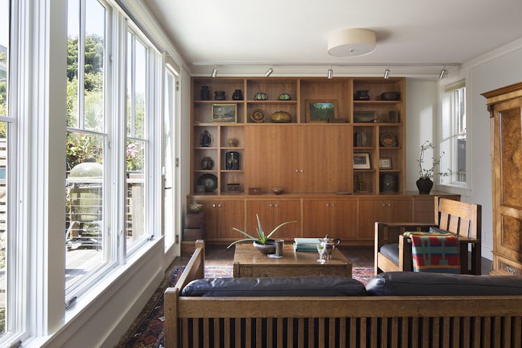 Andrew-Mann-Architecture-California-Modern-Craftsman-TV-Room-Full-View