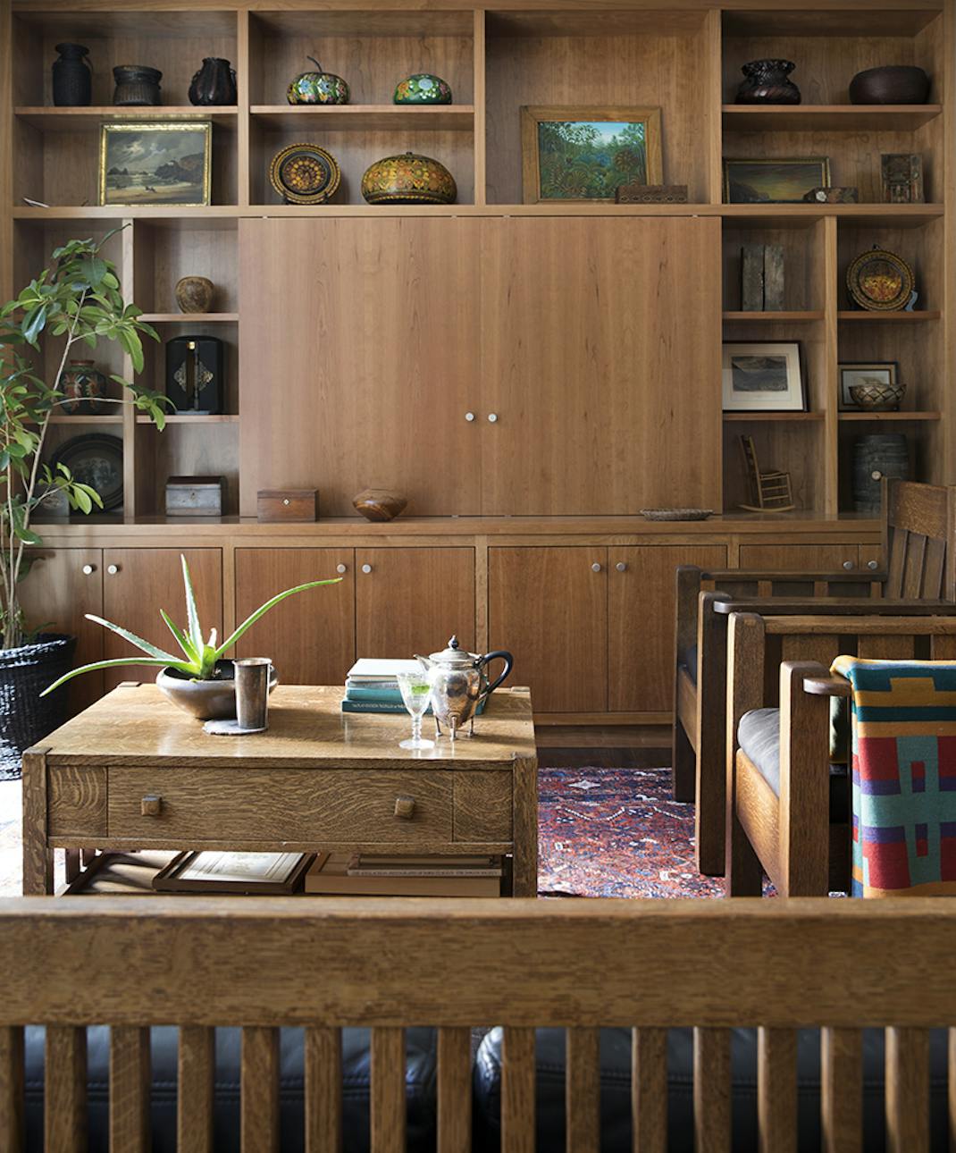Andrew-Mann-Architecture-California-Modern-Craftsman-TV-Room-Shelving-Close-up