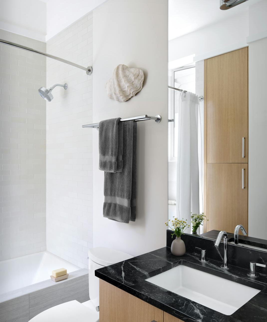 Andrew-Mann-Architecture-California-Castro-Edwardian-Bathroom