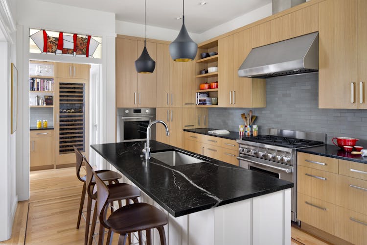 Andrew-Mann-Architecture-California-Castro-Edwardian-Kitchen-three-quarters-view