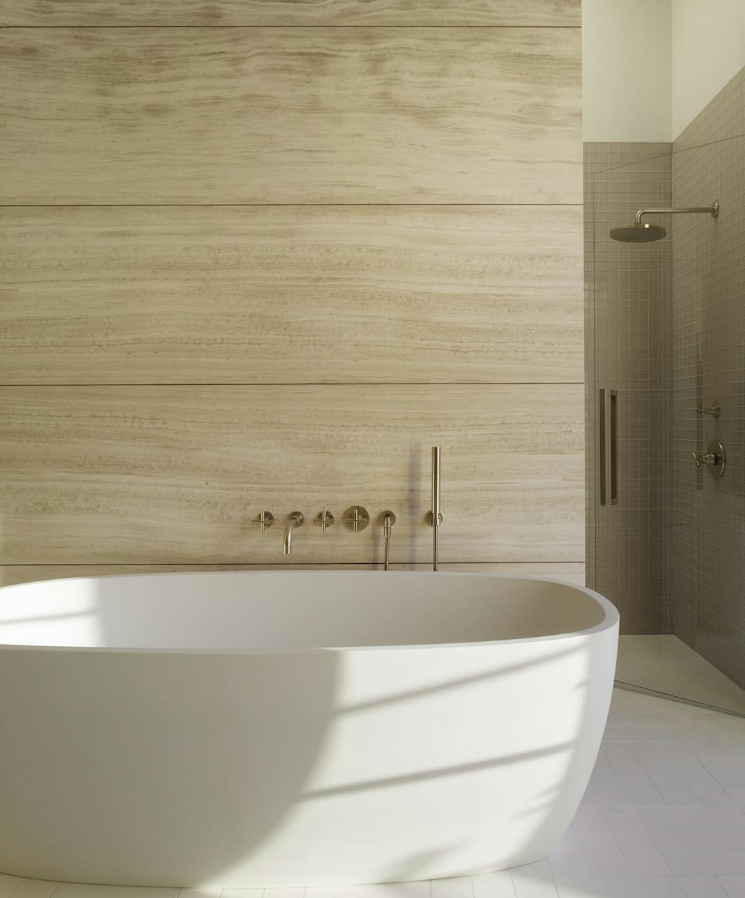 Andrew-Mann-Architecture-California-Wine-Country-Bathroom-Bathtub
