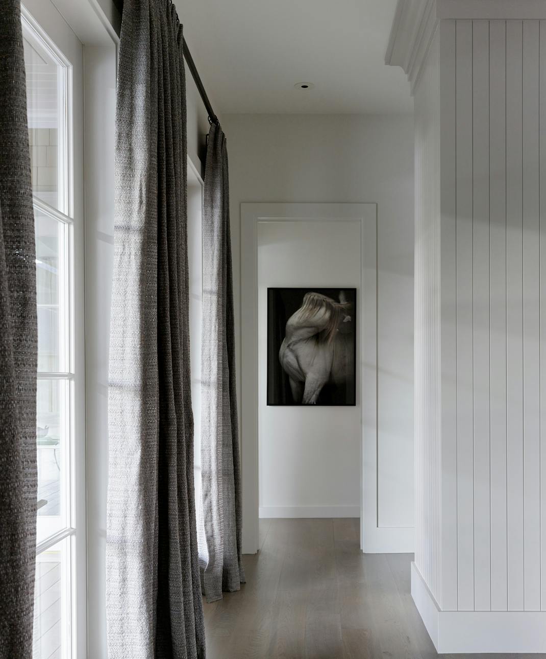 Andrew-Mann-Architecture-California-Wine-Country-Hallway-Curtains-Artwork