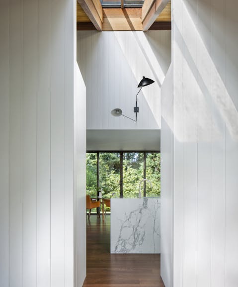 Andrew-Mann-Architecture-California-Sonoma-Retreat-Garden-View-Framed-by-White-walls