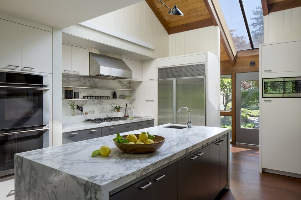 Andrew-Mann-Architecture-California-Sonoma-Retreat-Kitchen-Island