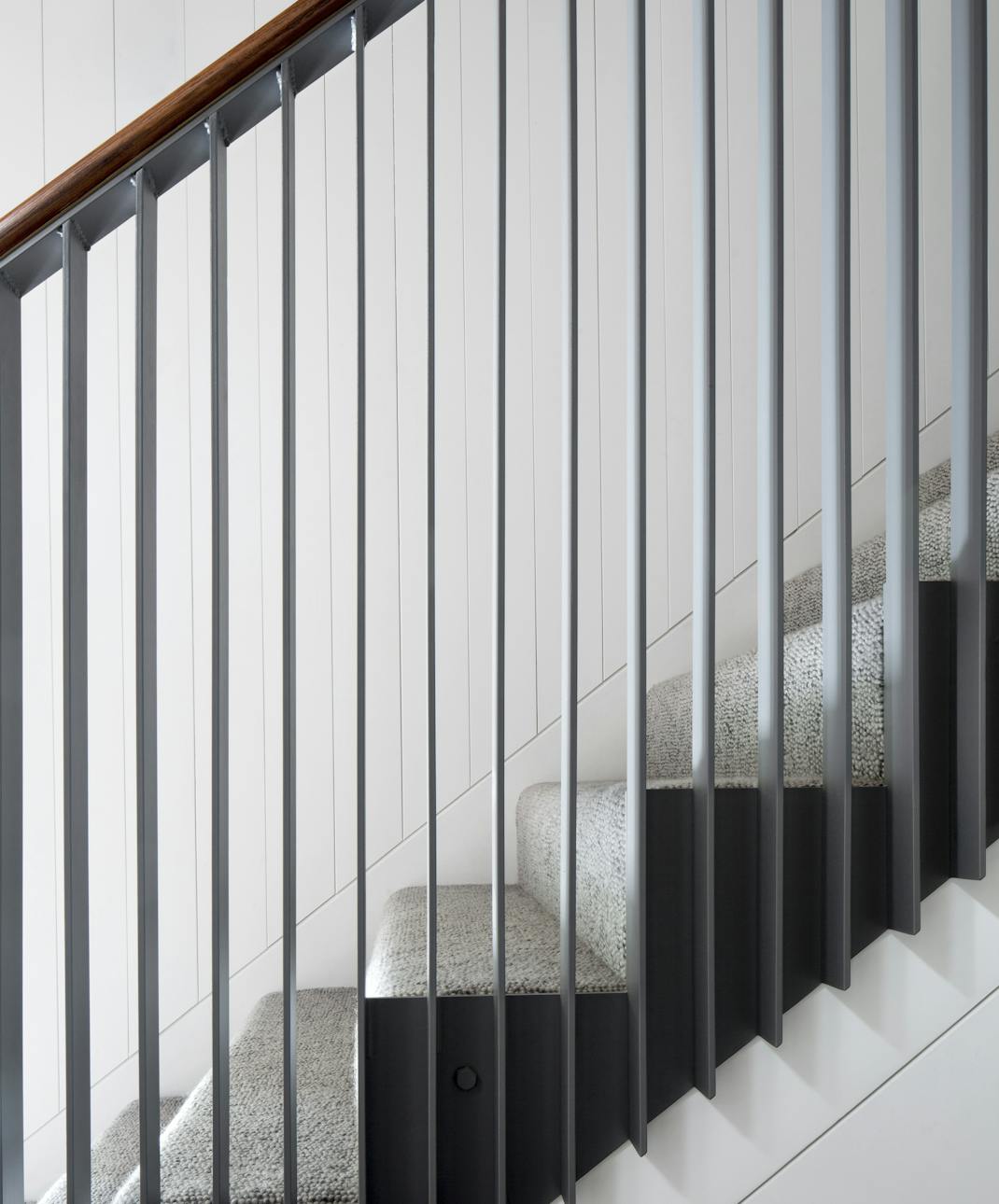 Andrew-Mann-Architecture-California-Sonoma-Retreat-Railing-with-Steps-visible