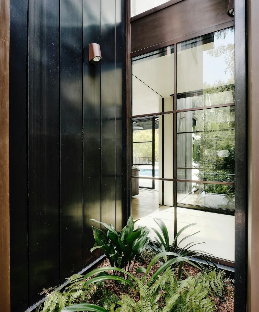 Andrew-Mann-Architecture-California-Woodlands-Estate-Exterior-Nook