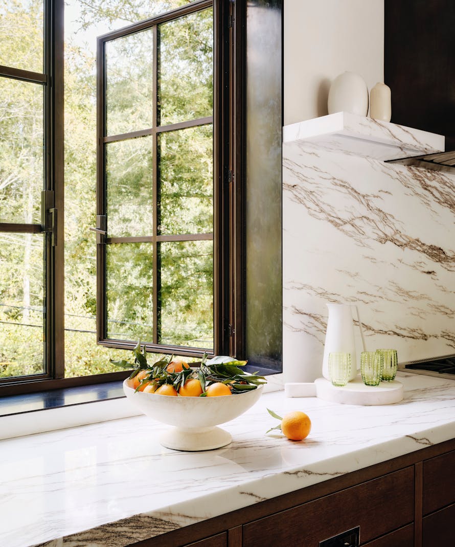 Andrew-Mann-Architecture-California-Woodlands-Estate-Kitchen-Window