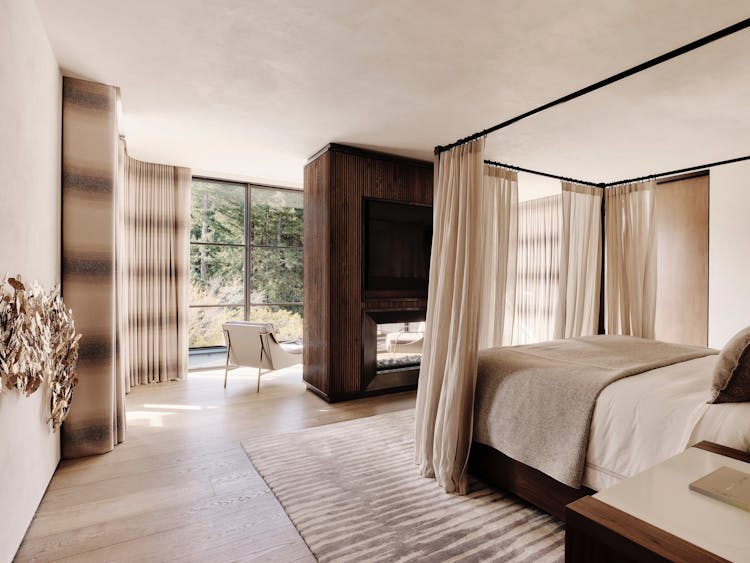 Andrew-Mann-Architecture-California-Woodlands-Estate-Master-Bedroom