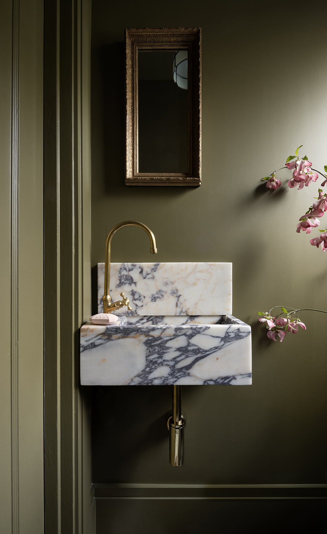 Andrew-Mann-Architecture-California-Sunset-Edwardian-Powder-Sink