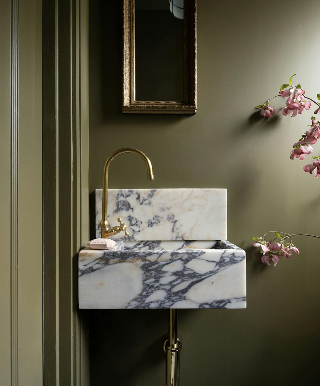 Andrew-Mann-Architecture-California-Sunset-Edwardian-Powder-Sink